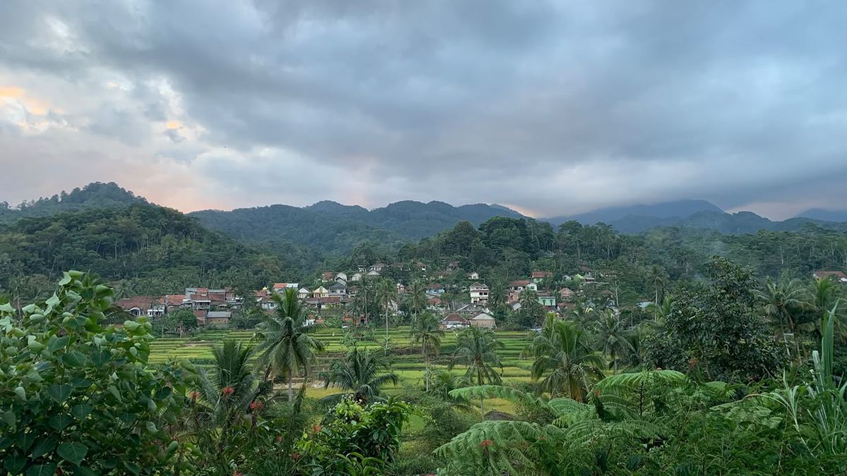 Pemandangan Panorama Drone Desa Gunungsari Sadananya